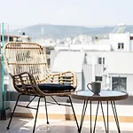 アパートホテル Empress Luxury Residences