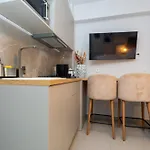 Empress Luxury Residences Aparthotel Volos