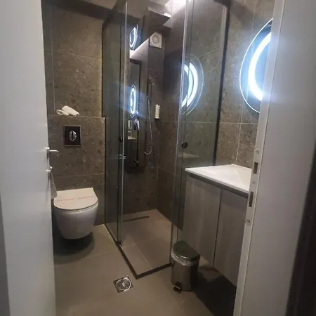 Empress Luxury Residences 4*