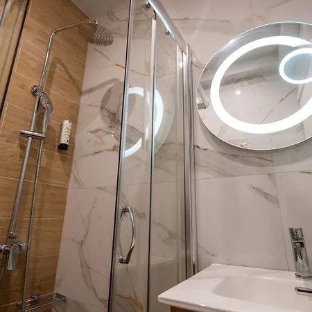 Empress Luxury Residences Aparthotel Volos