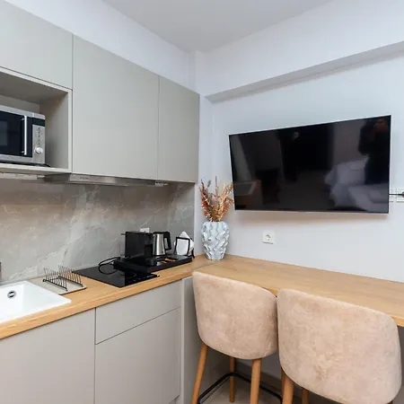 Aparthotel Empress Luxury Residences