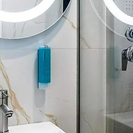 Empress Luxury Residences Aparthotel