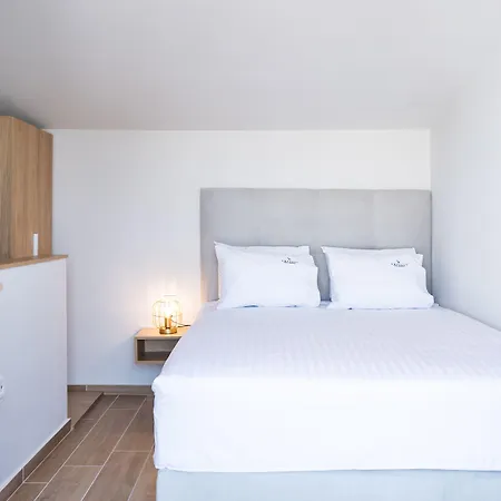 Empress Luxury Residences Aparthotel 4*