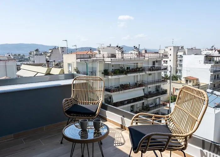 מלון דירות Empress Luxury Residences 4*