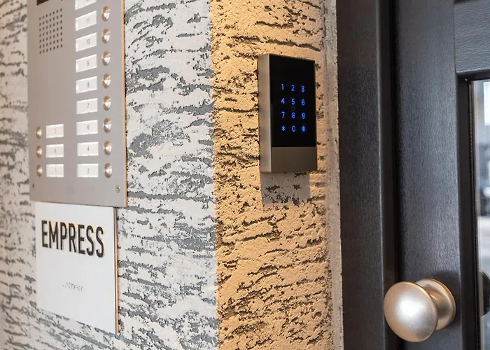 Empress Luxury Residences 4* Volos