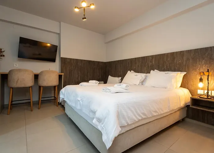 Empress Luxury Residences Apartahotel Volos