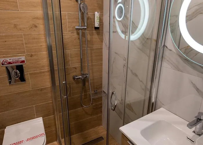 Empress Luxury Residences 4* וולוס