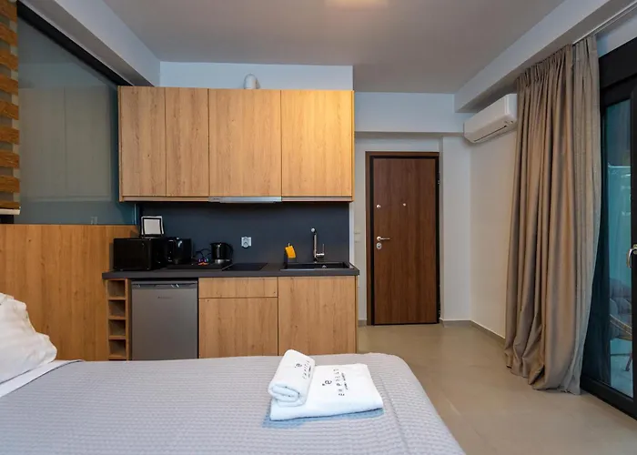 Apartahotel Empress Luxury Residences 4*