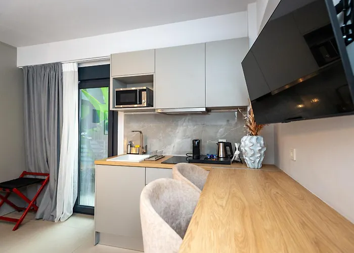 Empress Luxury Residences וולוס