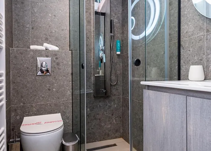 מלון דירות Empress Luxury Residences