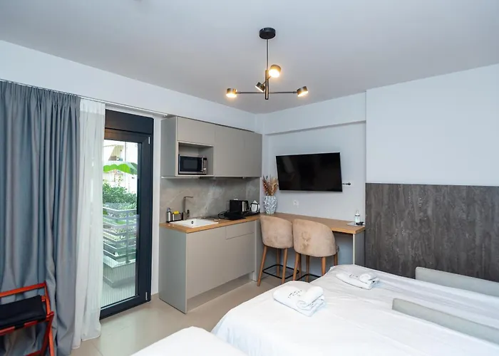 Empress Luxury Residences 4* וולוס